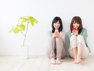 「くずし字」アプリが、とある女子たちに人気！？